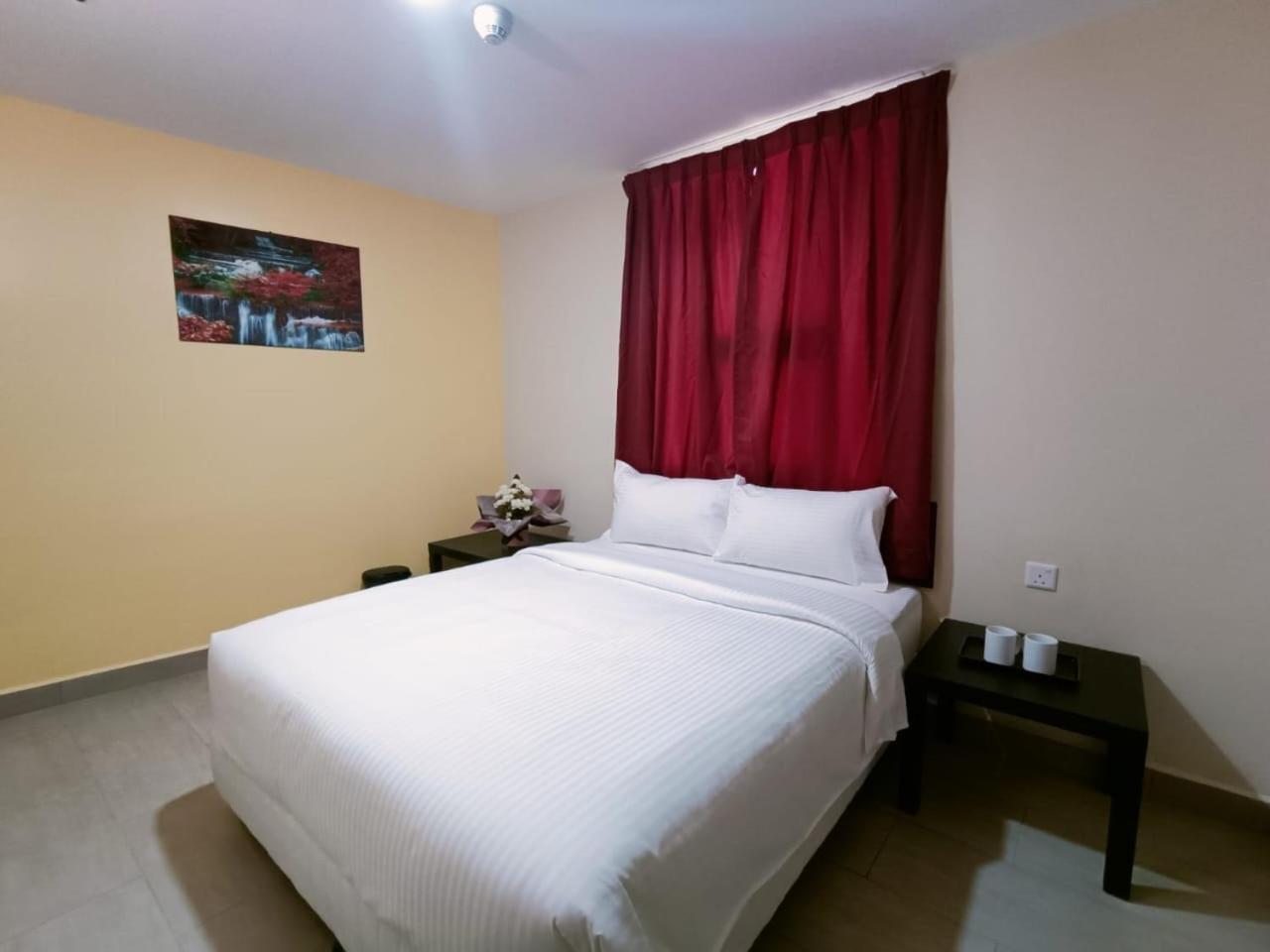 Capital O 90897 Island City Hotel George Town Eksteriør billede