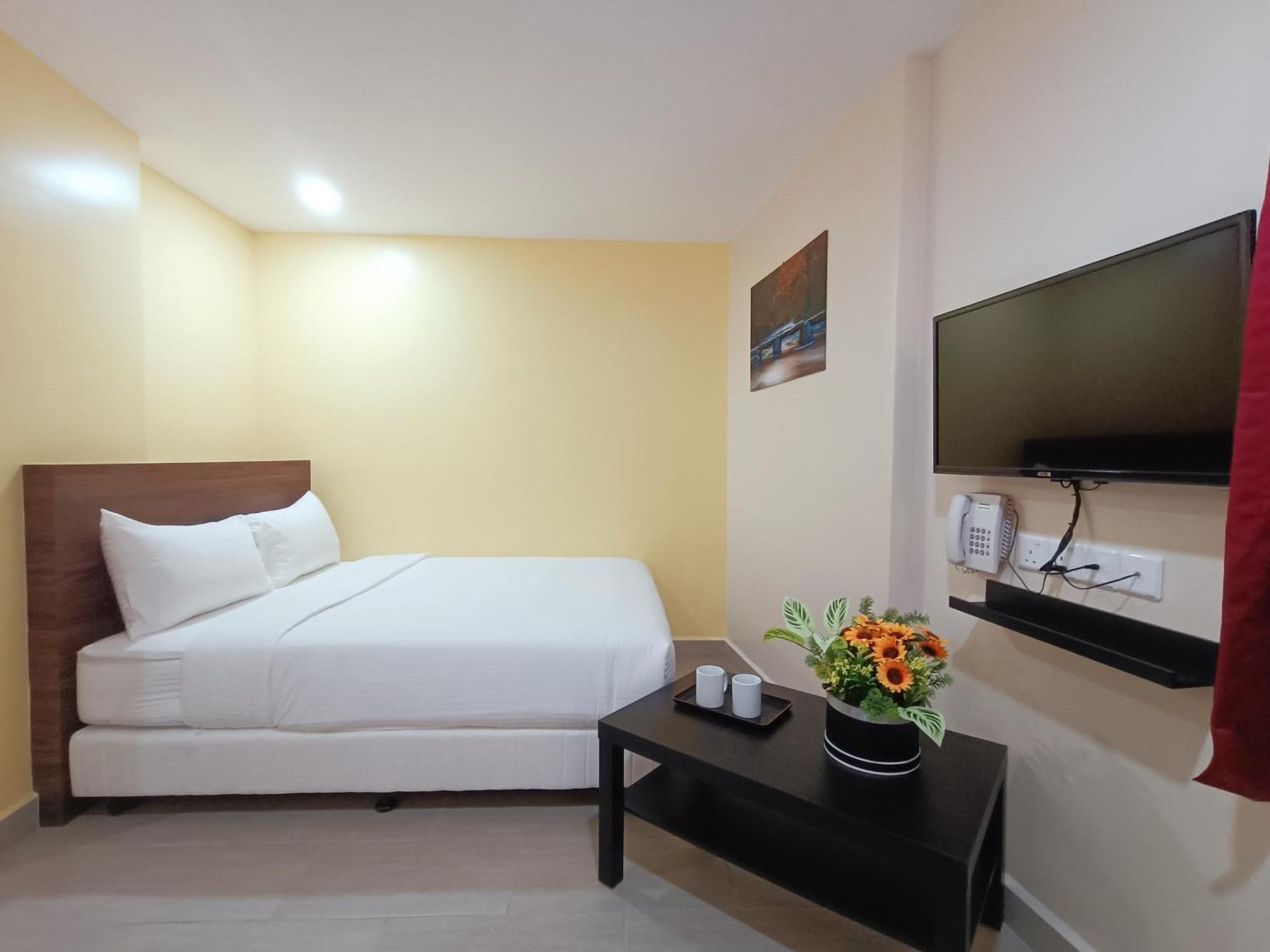 Capital O 90897 Island City Hotel George Town Eksteriør billede