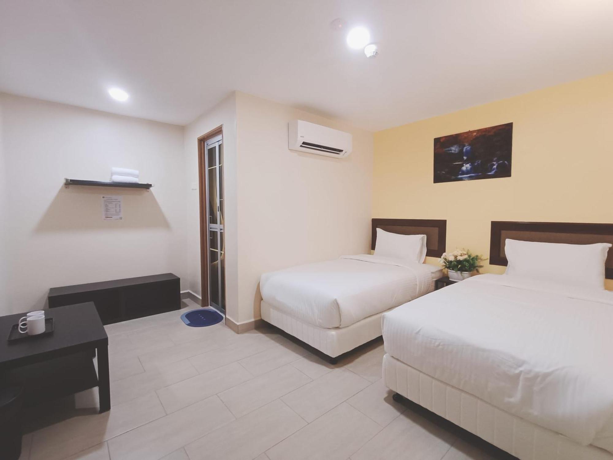 Capital O 90897 Island City Hotel George Town Eksteriør billede