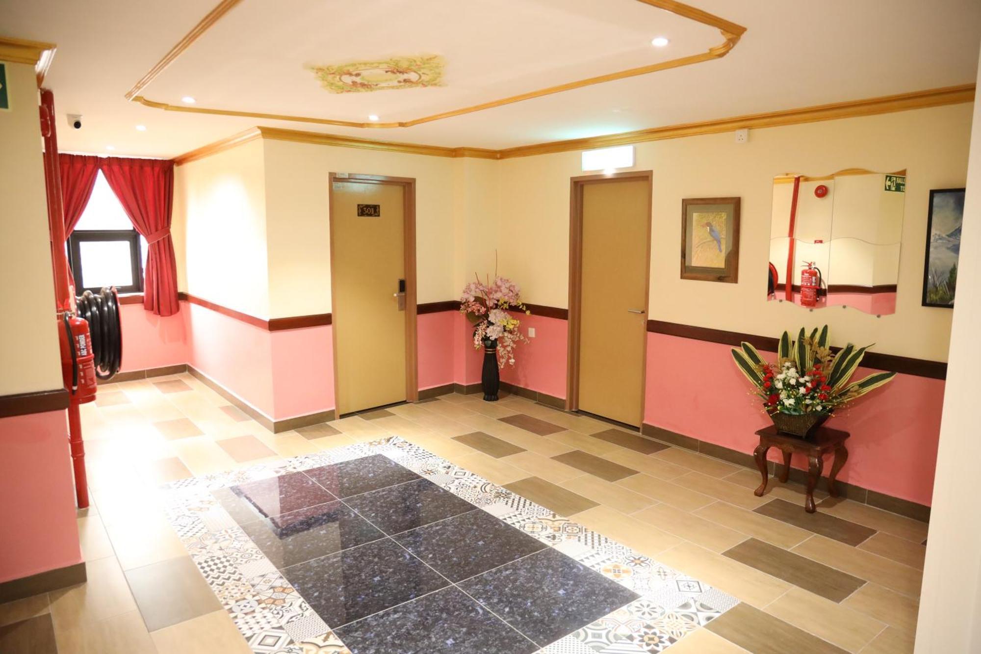 Capital O 90897 Island City Hotel George Town Eksteriør billede