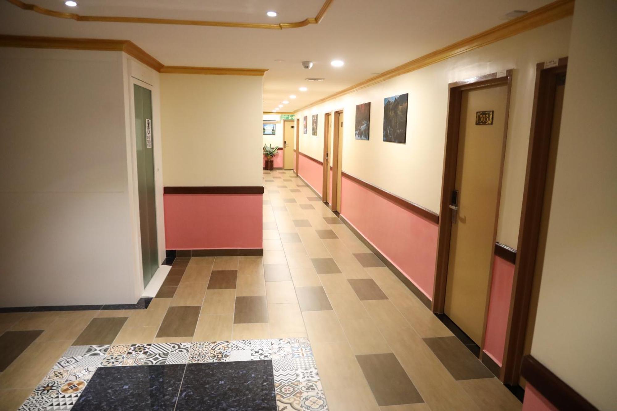 Capital O 90897 Island City Hotel George Town Eksteriør billede